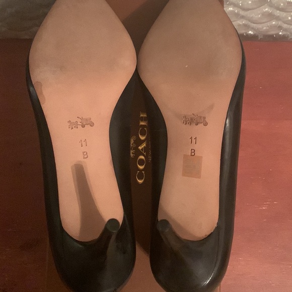 Coach - Picture 7 of 7